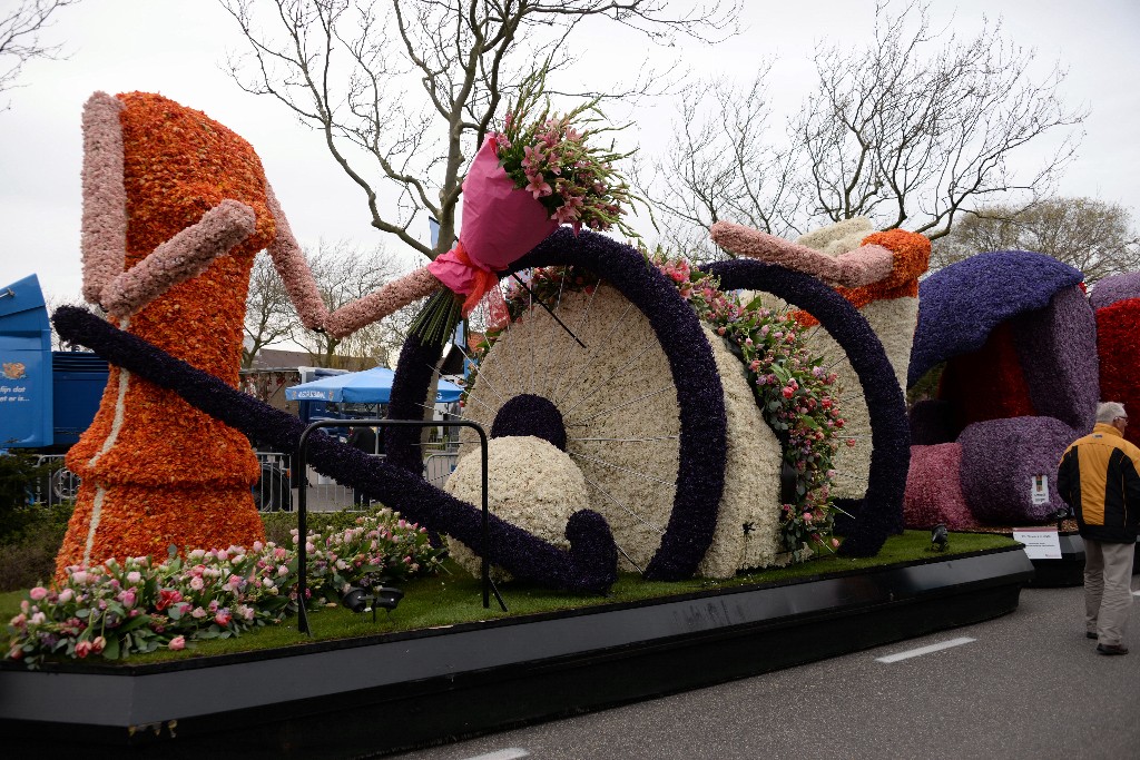 ../Images/Bloemencorso Noordwijkerhout 074.jpg